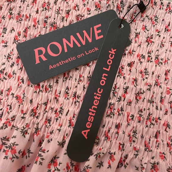 Pink Floral Lacy Tank top - Picture 5 of 5